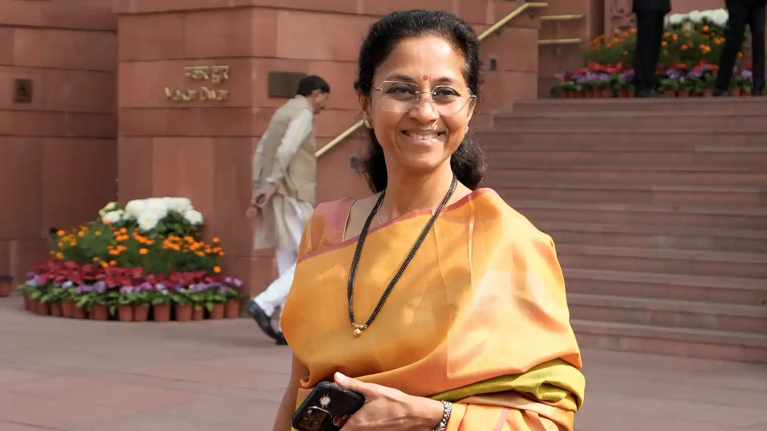 आरक्षण पर बात कर घिरी सुप्रिया सुले ,अब सफाई आया सामने