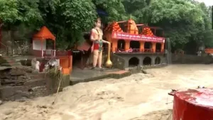 Latest Hindi News : देहरादून के सहस्त्रधारा में बादल फटा, तबाही का मंजर