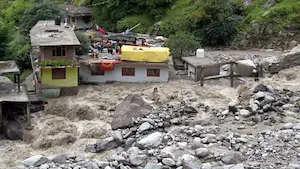 Latest Hindi News : हिमाचल के किन्नौर में बादल फटने से हाहाकार