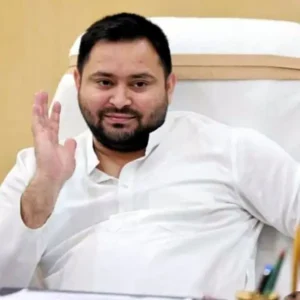 Latest Hindi News : सर्वे रिपोर्ट : बिहार में बदल रही है बयार, तेजस्वी को बढ़त