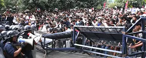 International : श्रीलंका-बांग्लादेश जेन-जी अब खुलकर सरकारों को दे रहे चुनौती