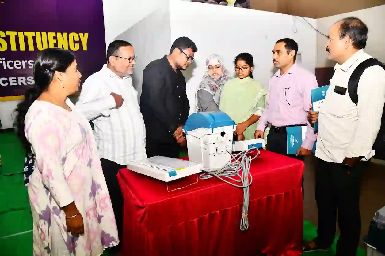 पीओ, एपीओ को जिम्मेदारियों के साथ मतदान ड्यूटी पर जाना चाहिए- आर.वी. कर्णन