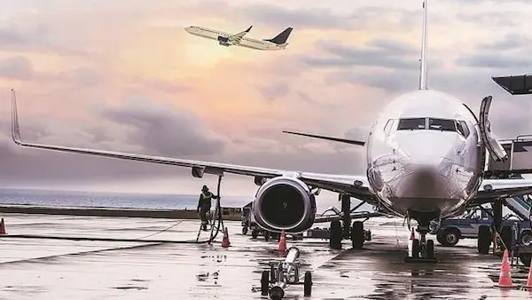 Breaking News: Airfares: त्योहारी सीजन में हवाई किराए पर नकेल