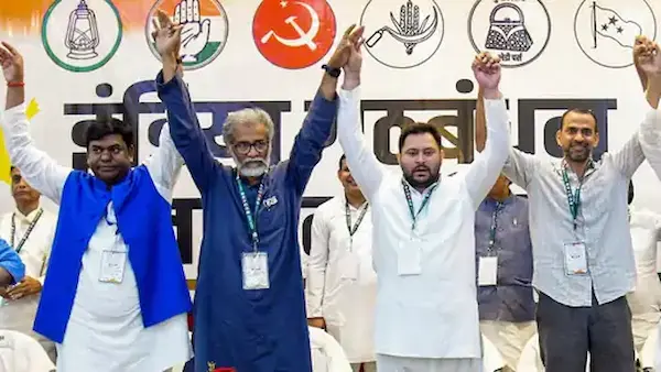 Breaking News:First Round:सीट शेयरिंग के बिना थमा पहले चरण का नामांकन