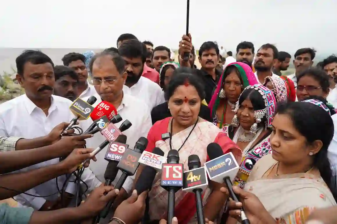 कविता ने पीआरएलआईएस कार्यों को शीघ्र पूरा करने की माँग की