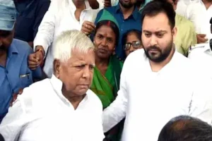 लालू परिवार को चुनाव से पहले झटका, राजनीतिक हलचल बढ़ी