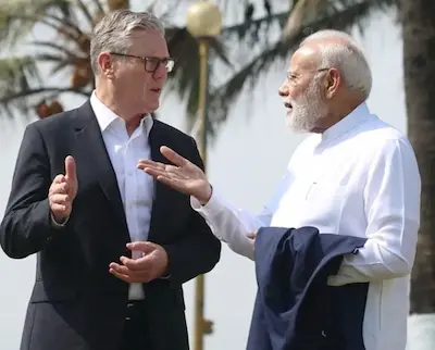 Latest Hindi News : मुंबई राजभवन में हुई मोदी-कीर स्टार्मर की द्विपक्षीय वार्ता