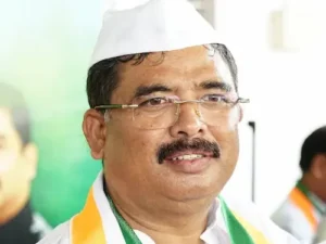 राजद में शामिल हुए जदयू के पूर्व सांसद संतोष कुशवाहा