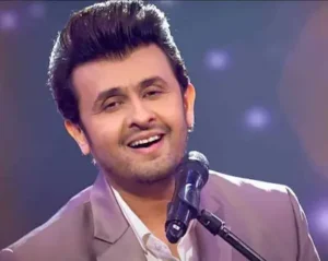 सतीश शाह की प्रेयर मीट में सोनू निगम ने गाया भावुक गीत, हुई सराहना