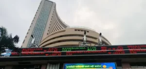 दिवाली की खुशियां, सेंसेक्स 704 अंक उछला; निफ्टी 25,900 पार