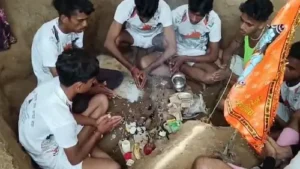 Latest News :  नवरात्रि में सपना बना चमत्कार, खेत से निकले दो शिवलिंग