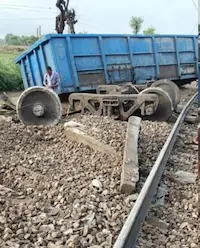 Latest Hindi News : बीकानेर-जैसलमेर रेलमार्ग पर मालगाड़ी दुर्घटनाग्रस्त, कई ट्रेनें रद्द