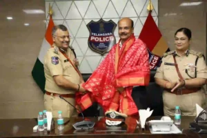 News Hindi : पुलिस अकादमी में डीजीपी जितेंद्र को धूमधाम से दी गई विदाई