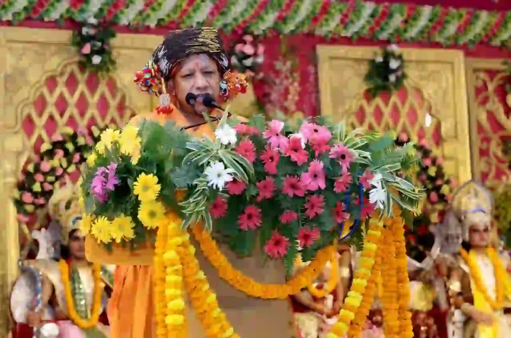 News Hindi : सीएम योगी बोले, बदले नामों से मौजूद हैं रामायण व महाभारत के खल पात्र
