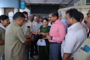 News Hindi : टीजीएसआरटीसी के नए एमडी का तूफानी दौरा, यात्रियों की बातचीत