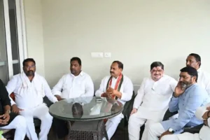 News Hindi : टीपीसीसी प्रमुख के हस्तक्षेप से मंत्रियों पोन्नम-अदलुरी के बीच विवाद सुलझा