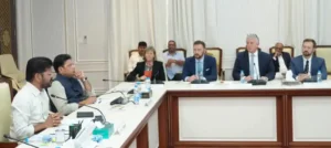सीएम ने अमेरिकी प्रतिनिधिमंडल के सामने एच-1बी वीज़ा शुल्क पर जताई चिंता