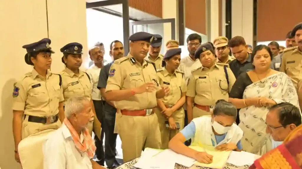 News Hindi : पुलिस ने किया वरिष्ठ नागरिकों को खुश करने वाला काम