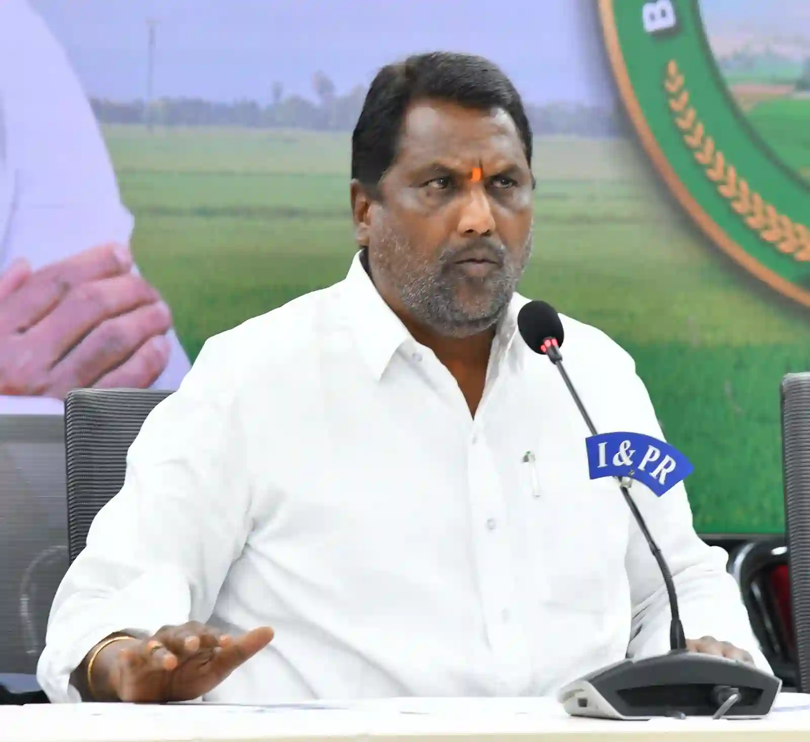 Education : तेलंगाना के कल्याण मंत्री का बीआरएस पर बड़ा आरोप