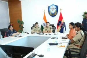 जनता की सराहना अर्जित करने वाले पुलिसकर्मियों को ‘एक्स्ट्रा माइल रिवॉर्ड’