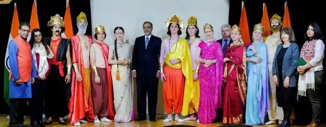 Ayodhya:अयोध्या में पांच देशों के कलाकारों द्वारा अंतरराष्ट्रीय रामलीला का भव्य मंचन