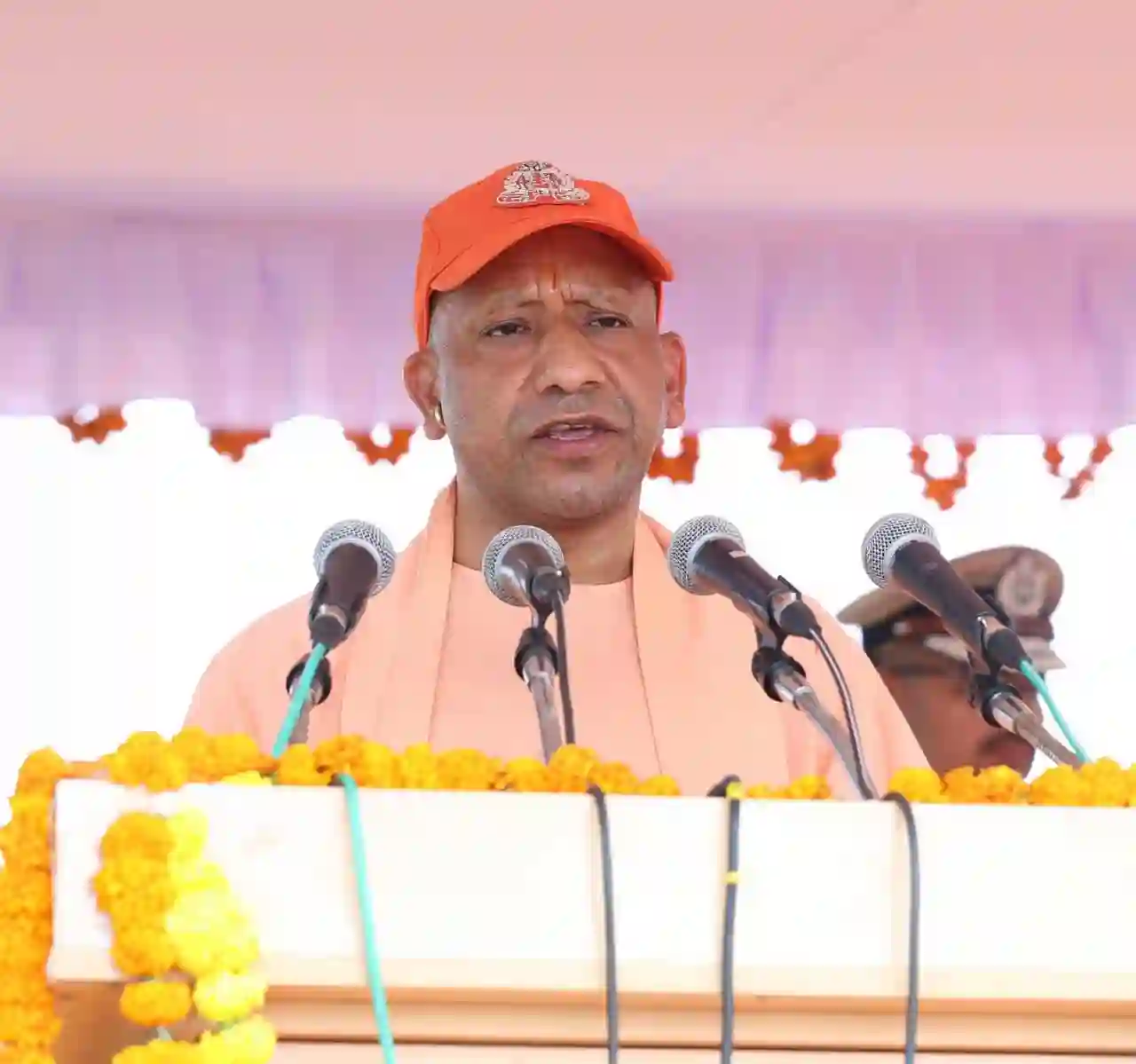 सीएम योगी का बड़ा फैसला, 30 वर्ष बाद बढ़ेंगे पीडब्ल्यूडी अधिकारियों के अधिकार