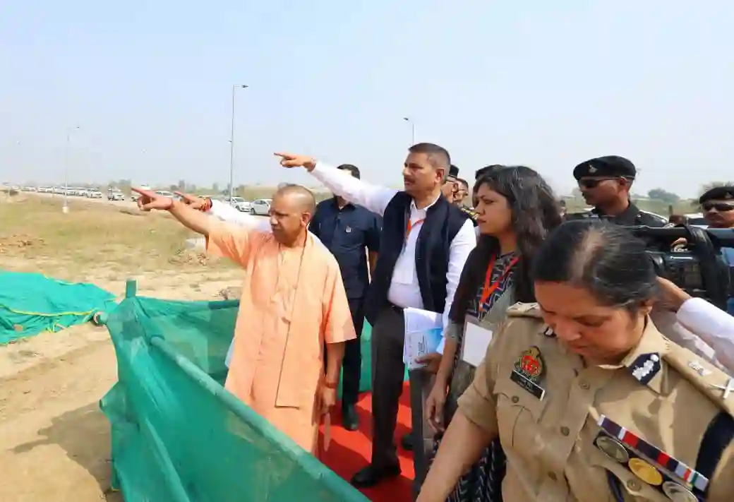 उत्तर प्रदेश के विकास का प्रतीक बनेगा नोएडा इंटरनेशनल एयरपोर्ट- सीएम योगी