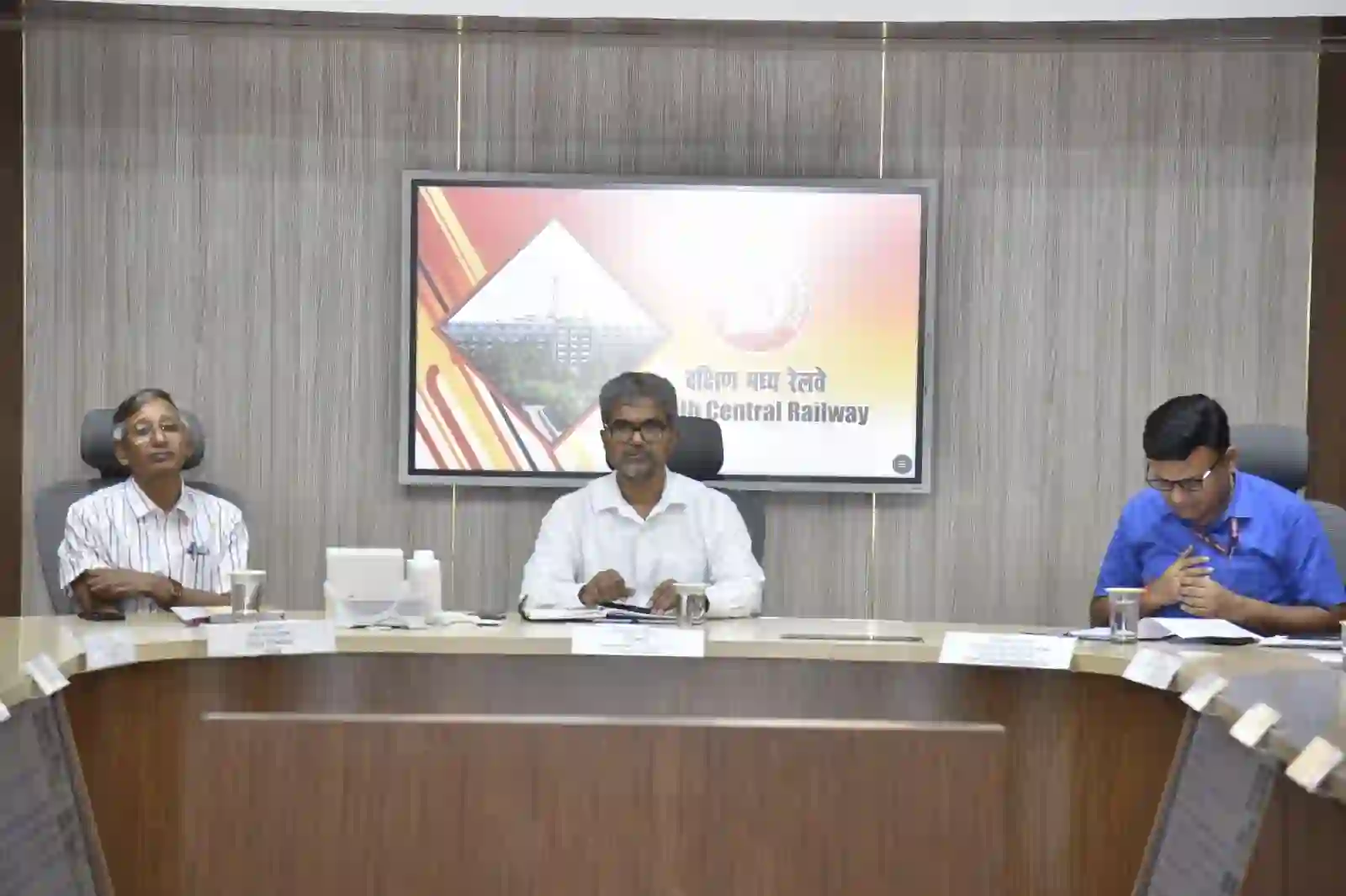 एससीआर महाप्रबंधक ने चक्रवाती तूफान “मोंथा” को लेकर तैयारियों की समीक्षा की