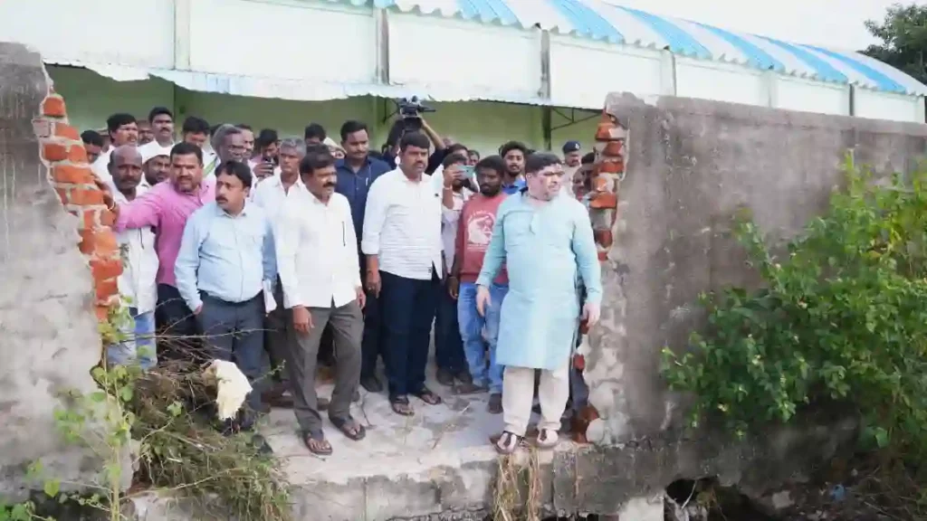 News Hindi : मंत्री ने बाढ़ प्रभावित क्षेत्रों का दौरा किया