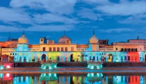 राम की पैड़ी पर दर्शक दीर्घा बनी आकर्षण
