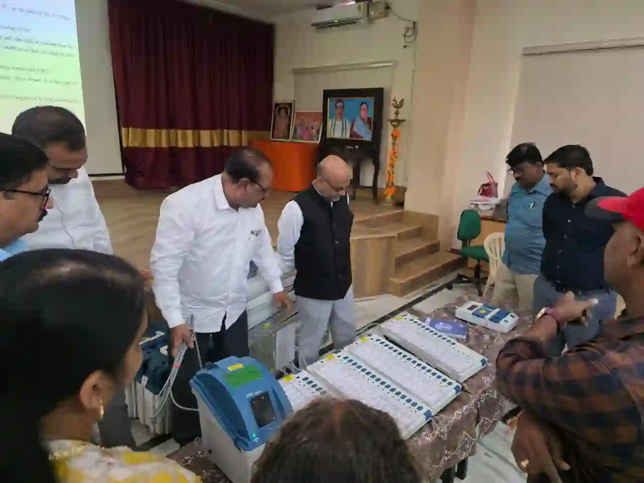 पीठासीन अधिकारी सुचारू और पारदर्शी चुनाव की कुंजी – कर्णन