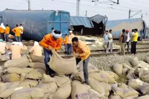 Latest Hindi News : राजस्थान में दो दिन में दो रेल हादसे:  सांड से टकराकर पटरी से उतरी मालगाड़ी