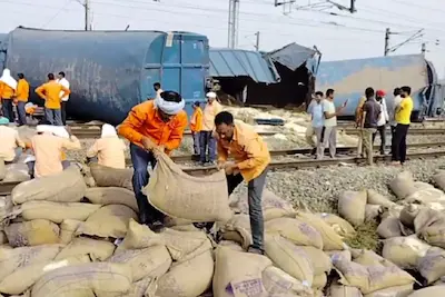 Latest Hindi News : राजस्थान में दो दिन में दो रेल हादसे:  सांड से टकराकर पटरी से उतरी मालगाड़ी