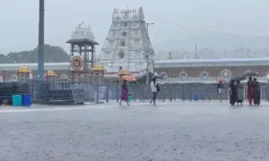 तिरुमला में भारी बारिश, श्रद्धालुओं के लिए जरूरी अलर्ट!