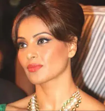 Latest Hindi News : बिपाशा बसु की बहन ऑनलाइन ठगी का शिकार