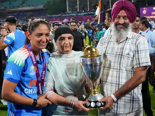 Breaking News: Celebrations: ऐतिहासिक जीत के बाद पूरे देश में जश्न