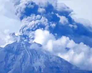 इथियोपिया ज्वालामुखी की राख भारत तक पहुँची, कई विमान रद्द