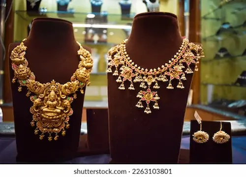 Gold Rate 03/12/25 : सोना दूसरे दिन भी सस्ता | चांदी के दाम गिरे | 10 शहरों के ताजा रेट…