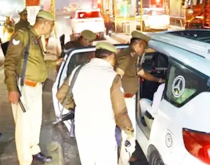 हापुड़ में पुलिस ने कार से पकड़ा 37 किलो हाइड्रो फ्लोराइड, दो गिरफ्तार