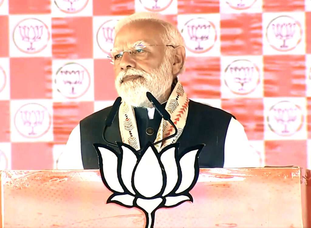 Latest Hindi News : पीएम मोदी बोले- बिहार का बेटा अब इंजीनियर-डॉक्टर बनेगा, रंगदार नहीं