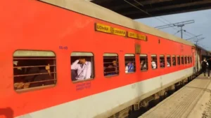 रेलवे ने बदले लोअर बर्थ के नियम