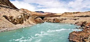 सिंधु नदी में बदलाव से पाक पर मंडरा रहा खतरा, रिपोर्ट का बड़ा दावा