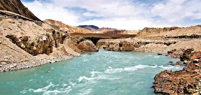 Latest Hindi News :  सिंधु नदी में बदलाव से पाक पर मंडरा रहा खतरा, रिपोर्ट का बड़ा दावा