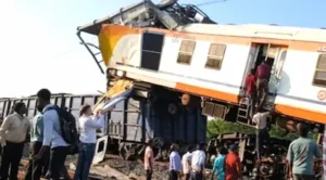 मासूम मिला ज़िंदा पर मां-बाप लापता, रेल हादसे में मौत का आंकड़ा 11 पर पहुंचा