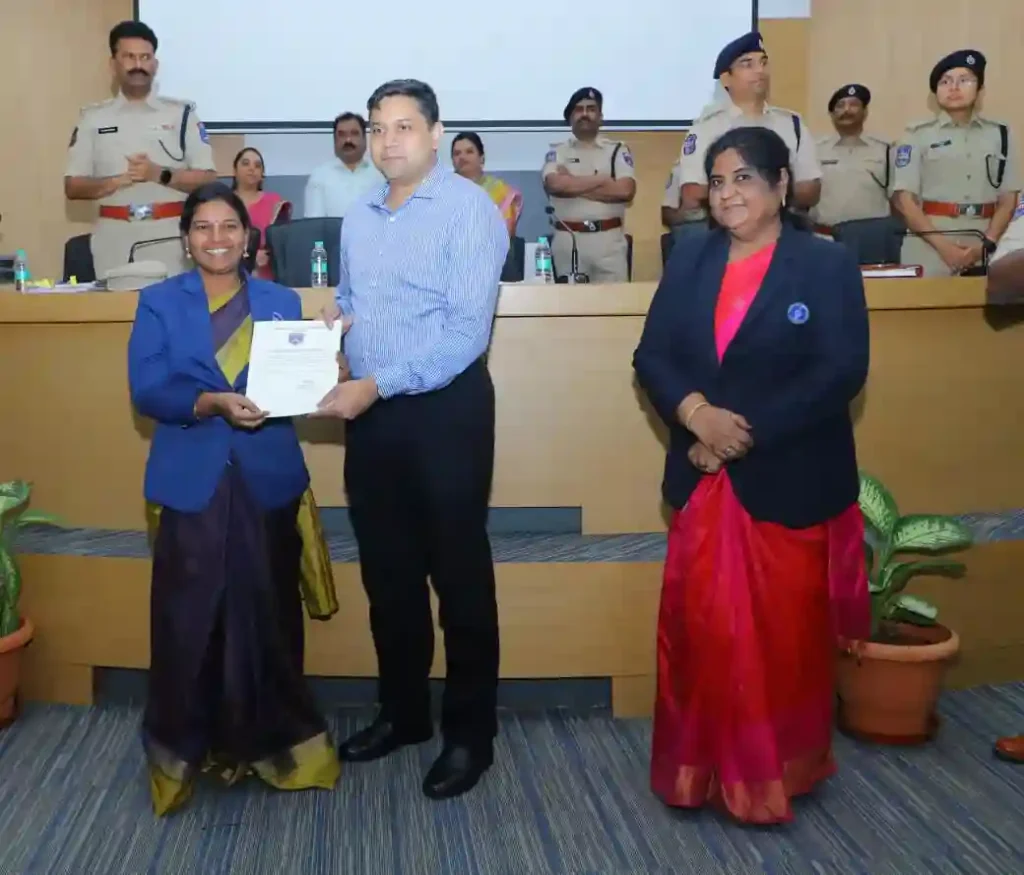 News Hindi : साइबराबाद पुलिस के ‘पुरस्कार मेला’ में कई पुलिसकर्मी सम्मानित