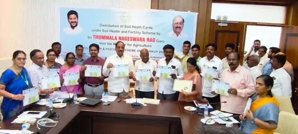 News Hindi : तेलंगाना के कृषि मंत्री ने किसानों को बताया मृदा परीक्षण का महत्व