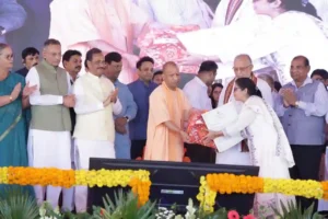 माफिया से मुक्त कराई गई भूमि पर आवासीय योजना, गरीबों को मिला घर