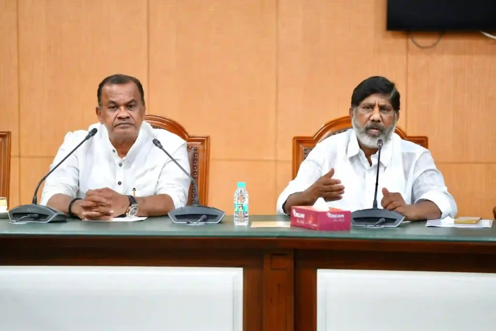 News Hindi : तेलंगाना सड़कों पर 60,799 करोड़ रुपए खर्च करेगा -कोमटिरेड्डी