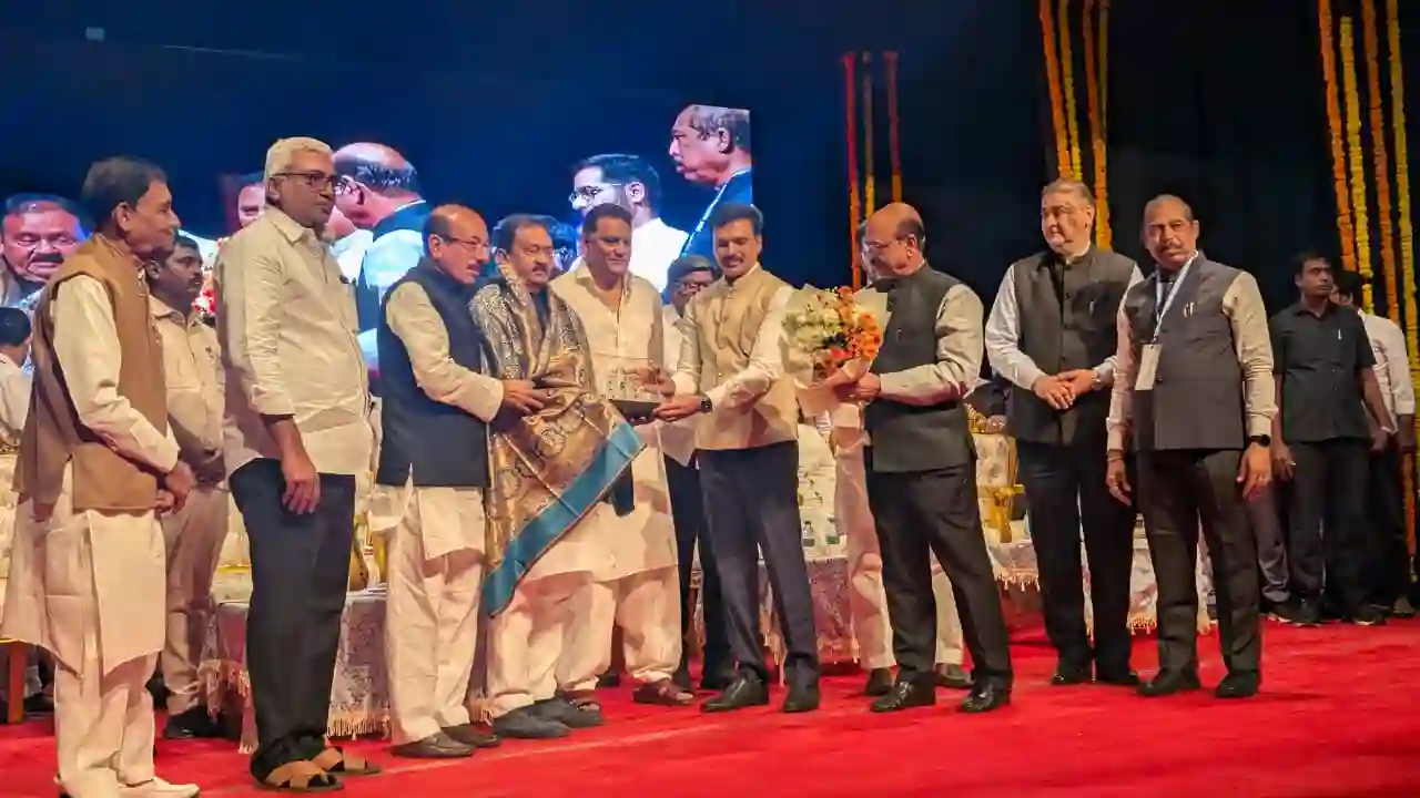 पदभार ग्रहण करने के बाद पहले कार्यक्रम में भाग लिया मंत्री मोहम्मद अज़हरुद्दीन ने