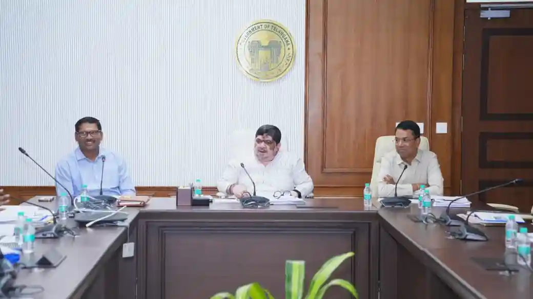 मंत्री का टीजीएसआरटीसी की आय बढ़ाने के अवसर तलाशने का निर्देश